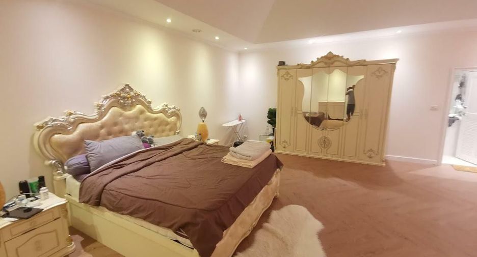 Villa zum Kauf mit 4 Zimmer in Bang Lamung, Chonburi