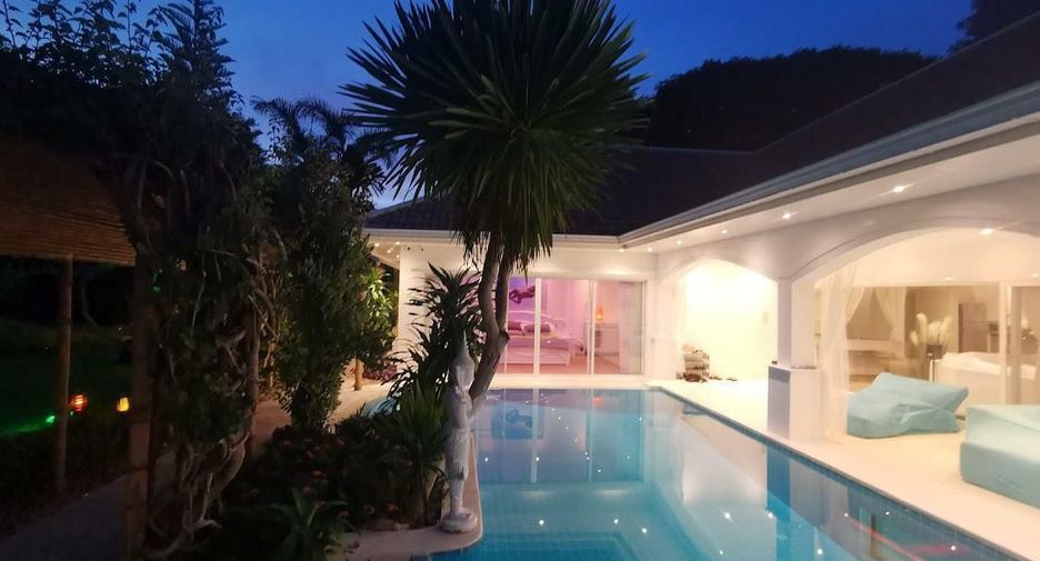 Villa zum Kauf mit 4 Zimmer in Bang Lamung, Chonburi