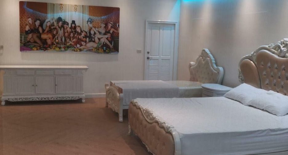 Villa zum Kauf mit 4 Zimmer in Bang Lamung, Chonburi