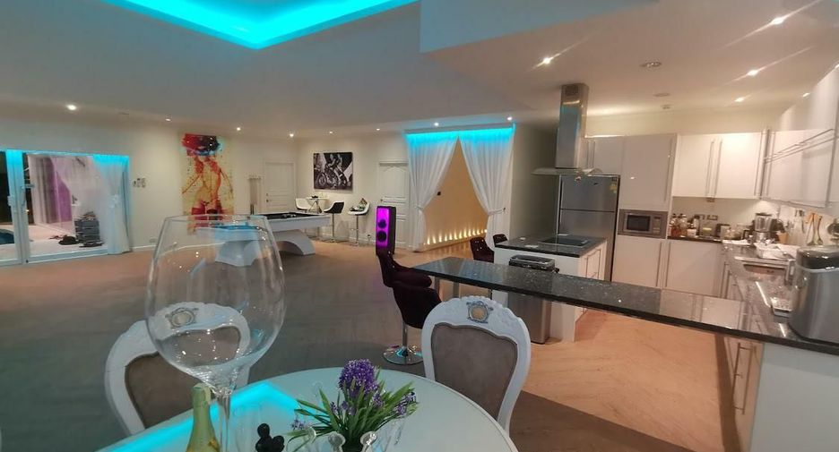Villa zum Kauf mit 4 Zimmer in Bang Lamung, Chonburi