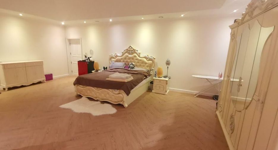 Villa zum Kauf mit 4 Zimmer in Bang Lamung, Chonburi