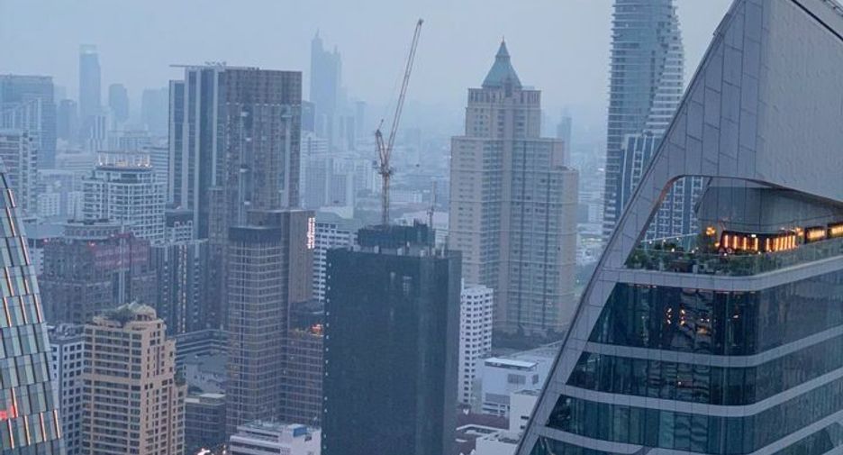 For rent 2 bedrooms condo in Pathum Wan, Bangkok