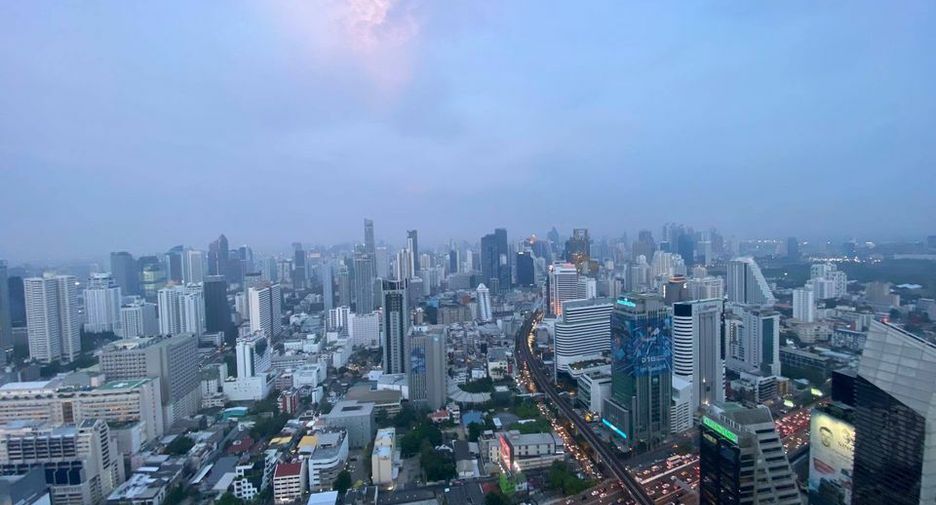 For rent 2 bedrooms condo in Pathum Wan, Bangkok