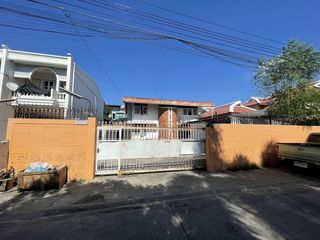 For sale and for rent 4 bedrooms house in Wang Thonglang, Bangkok