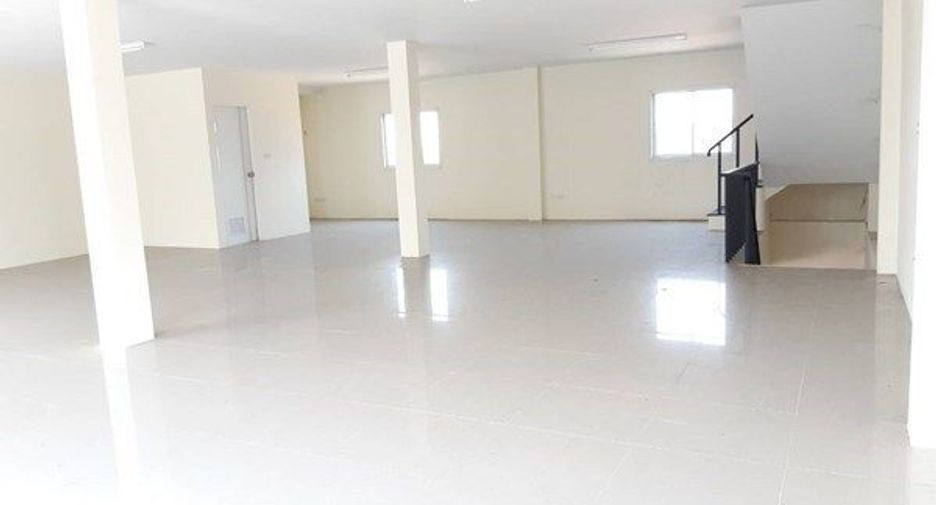 Casa adosada en venta de 3 habitaciones en Bang Lamung, Chonburi