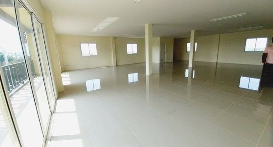 Casa adosada en venta de 3 habitaciones en Bang Lamung, Chonburi