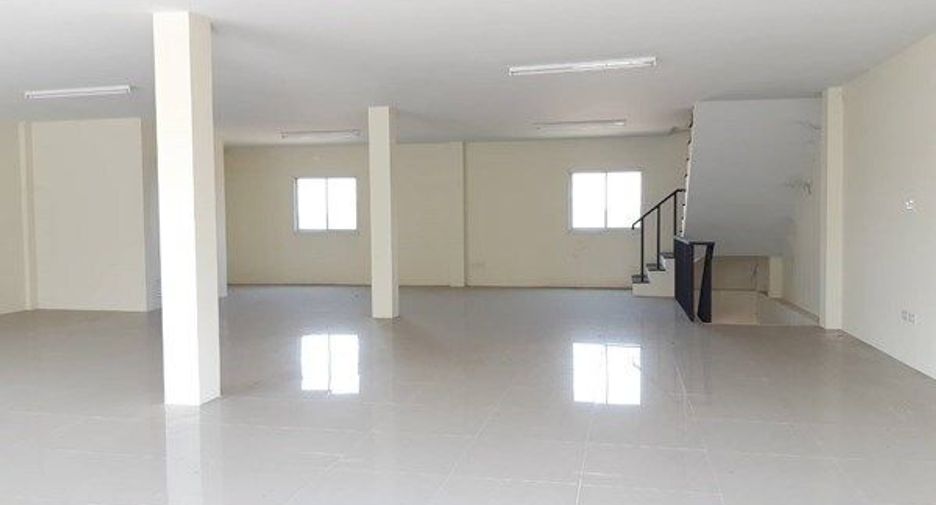 Casa adosada en venta de 3 habitaciones en Bang Lamung, Chonburi