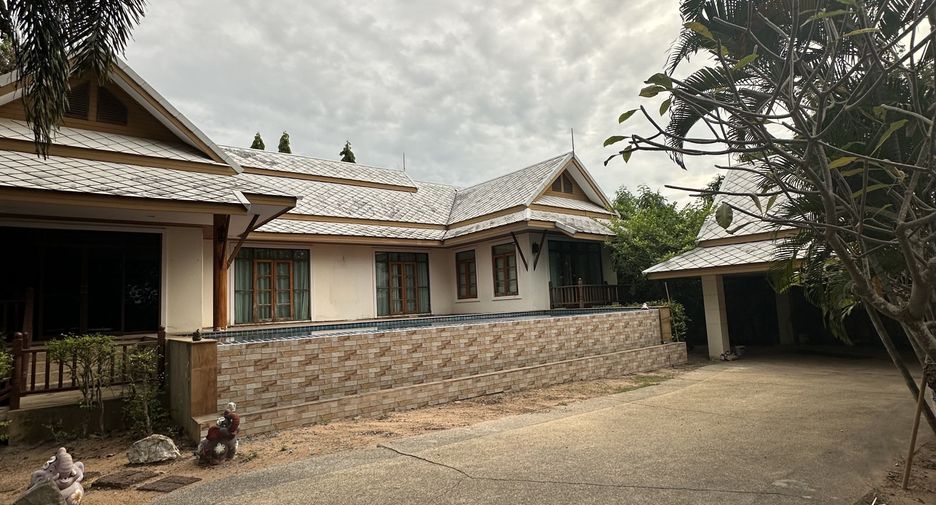 For rent 3 bedrooms villa in Bang Lamung, Chonburi