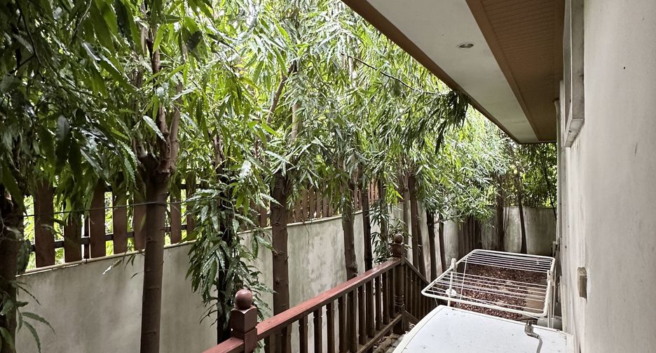 For rent 3 bedrooms villa in Bang Lamung, Chonburi