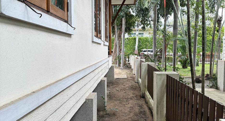 For rent 3 bedrooms villa in Bang Lamung, Chonburi