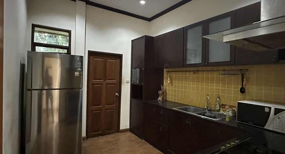 For rent 3 bedrooms villa in Bang Lamung, Chonburi