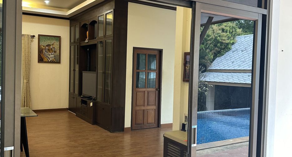 For rent 3 bedrooms villa in Bang Lamung, Chonburi
