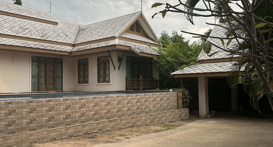 For rent 3 bedrooms villa in Bang Lamung, Chonburi