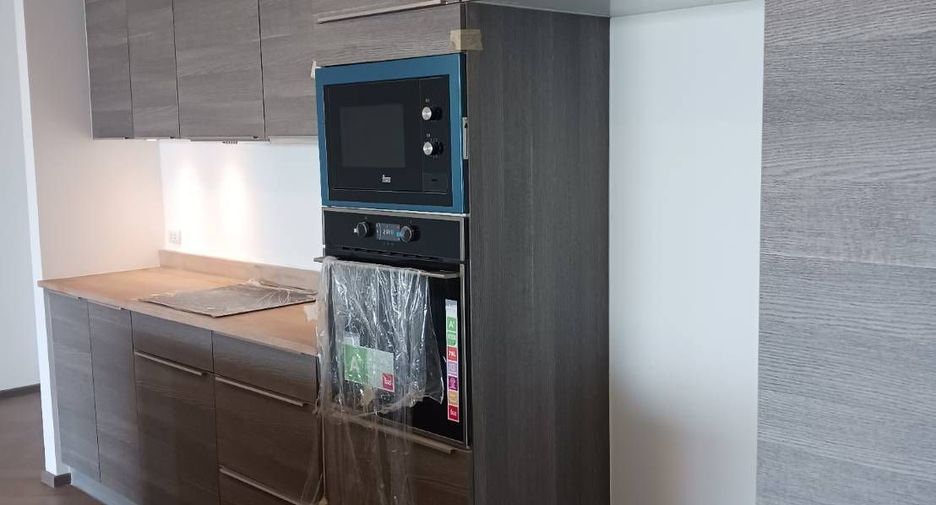 For sale 3 bedrooms condo in Watthana, Bangkok