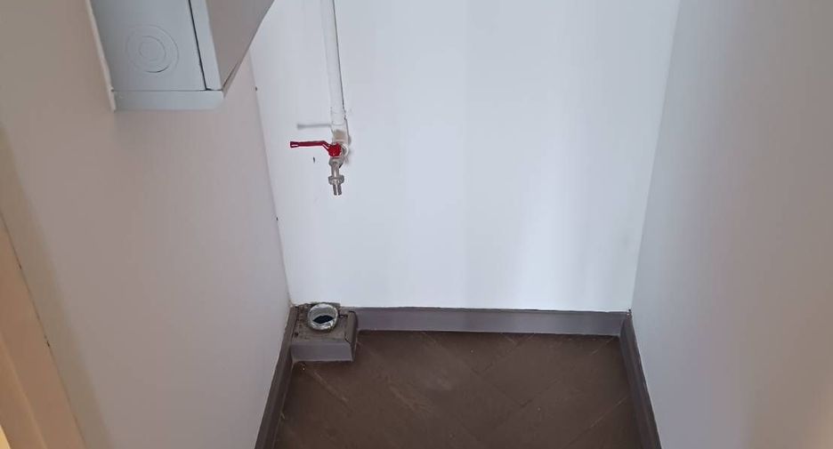 For sale 3 bedrooms condo in Watthana, Bangkok
