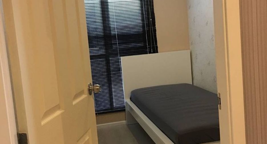 For rent 2 bedrooms condo in Huai Khwang, Bangkok