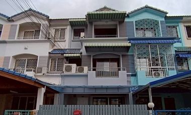 Reihenhaus zum Kauf und zur Miete mit 3 Zimmer in Suan Luang, Bangkok