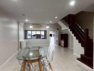 Reihenhaus zum Kauf und zur Miete mit 3 Zimmer in Suan Luang, Bangkok