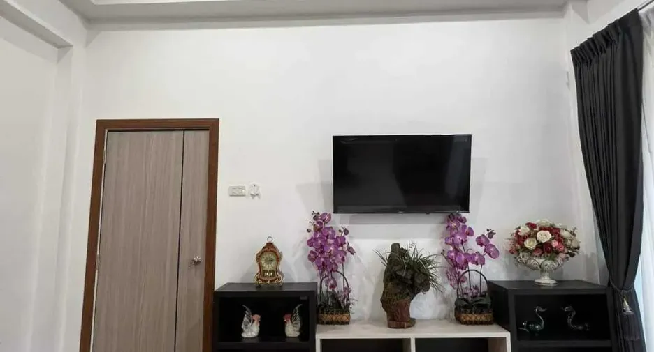 Casa en alquiler de 2 habitaciones en Bang Lamung, Chonburi