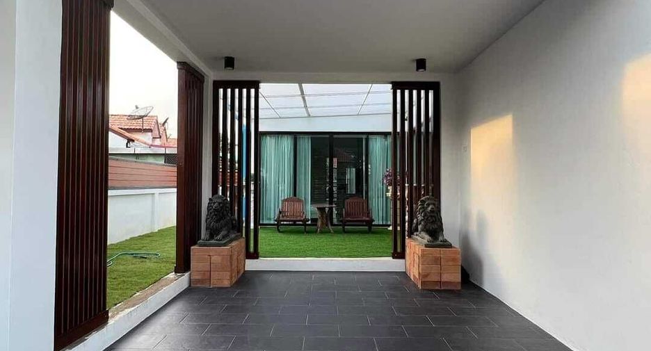 Casa en alquiler de 2 habitaciones en Bang Lamung, Chonburi