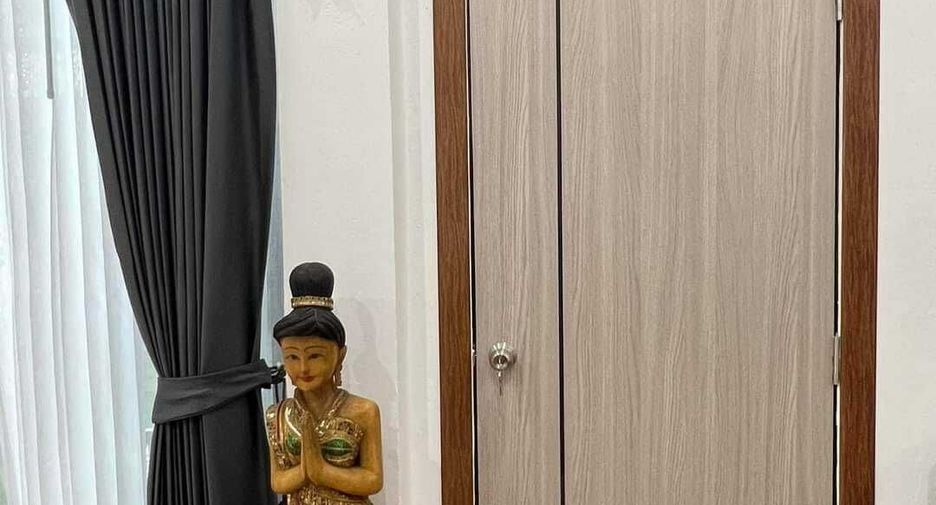 Casa en alquiler de 2 habitaciones en Bang Lamung, Chonburi
