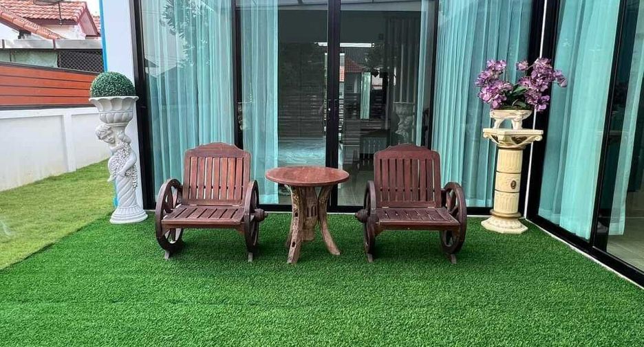 Casa en alquiler de 2 habitaciones en Bang Lamung, Chonburi