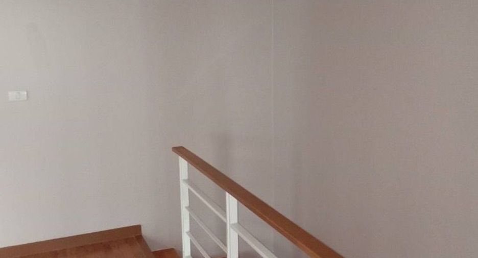 Casa adosada en alquiler de 3 habitaciones en Lat Krabang, Bangkok