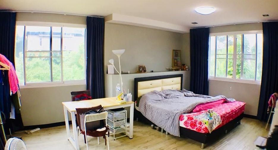 For sale 5 bedrooms house in Saphan Sung, Bangkok