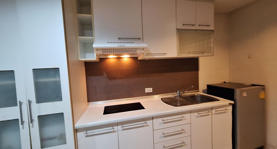 For rent studio condo in Watthana, Bangkok