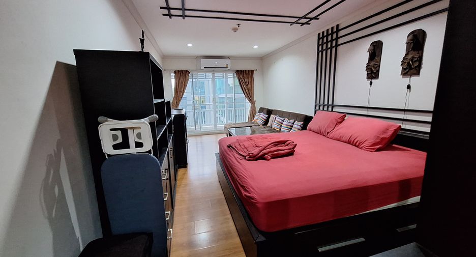 For rent studio condo in Watthana, Bangkok