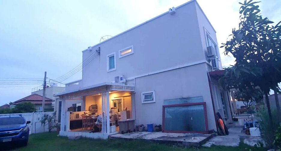 For sale 3 bedrooms villa in Mueang Samut Prakan, Samut Prakan