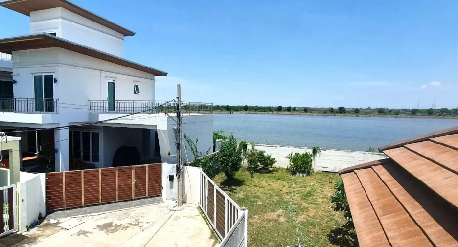 Villa en venta de 3 habitaciones en Mueang Samut Prakan, Samut Prakan