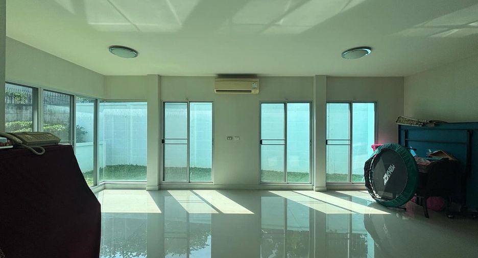 For sale 3 bedrooms house in Phasi Charoen, Bangkok