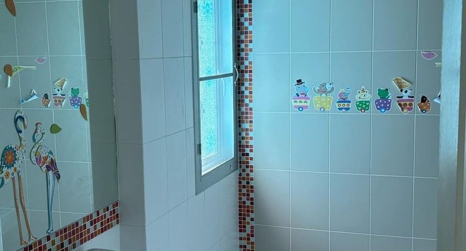 For sale 3 bedrooms house in Phasi Charoen, Bangkok