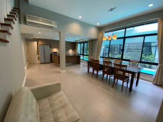 For rent 4 bedrooms house in Khlong Toei, Bangkok
