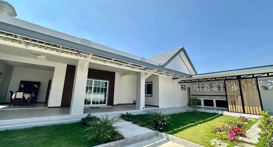 Villa en venta de 5 habitaciones en Bang Lamung, Chonburi