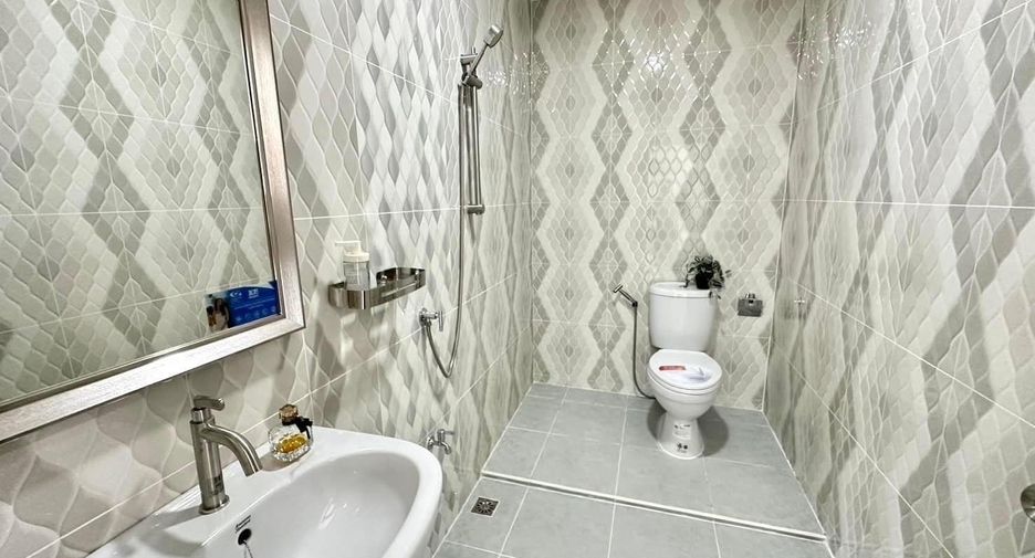 Villa en venta de 5 habitaciones en Bang Lamung, Chonburi