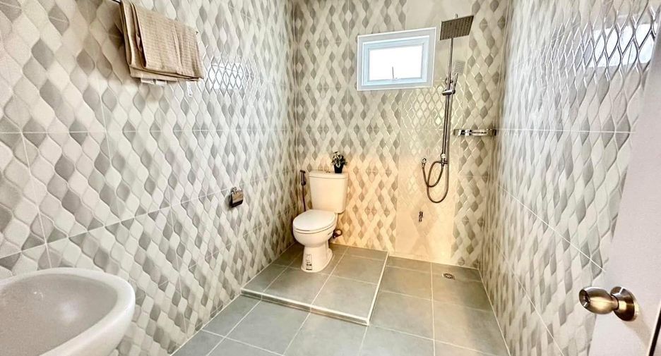 Villa en venta de 5 habitaciones en Bang Lamung, Chonburi