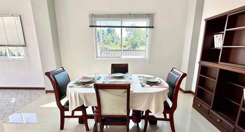 Villa en venta de 5 habitaciones en Bang Lamung, Chonburi