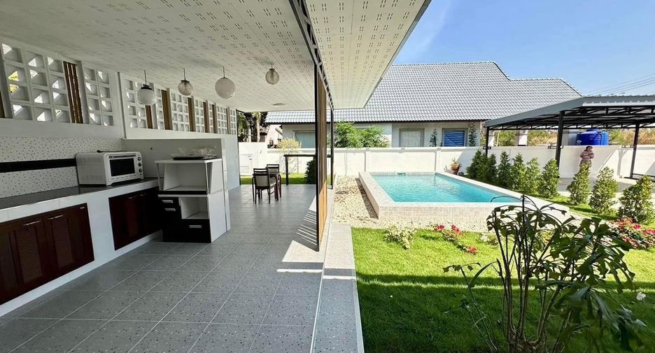 Villa en venta de 5 habitaciones en Bang Lamung, Chonburi