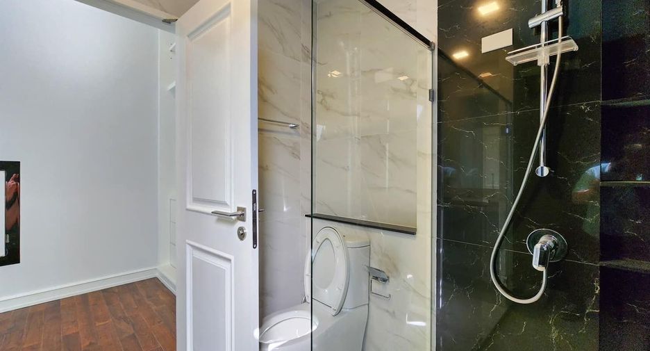For sale and for rent 4 bedrooms house in Prawet, Bangkok