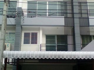 For Rent 3 Bedroom Townhouse In Nong Khaem, Bangkok