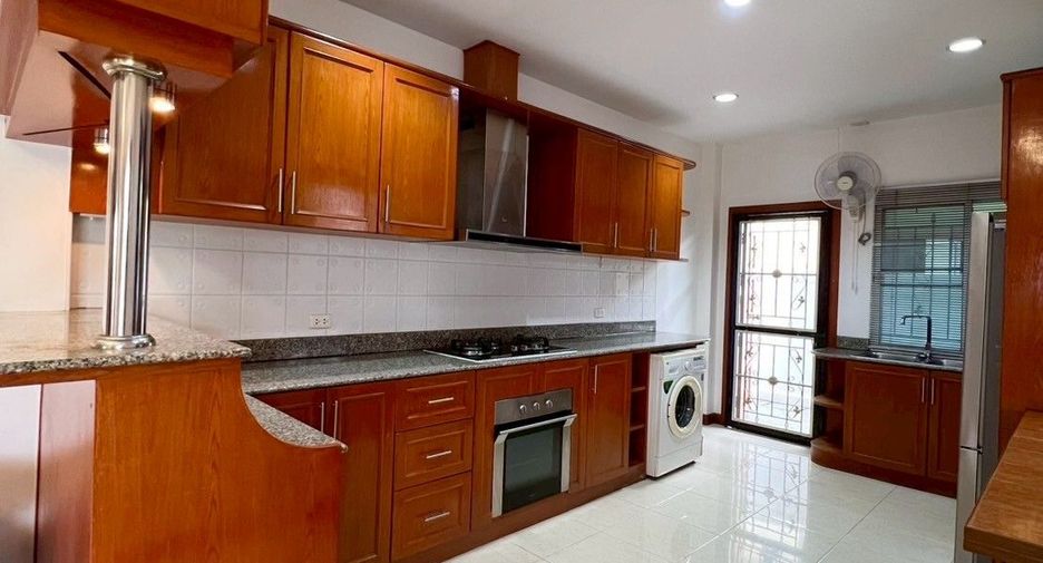 Casa en venta y en alquiler de 3 habitaciones en Bang Lamung, Chonburi