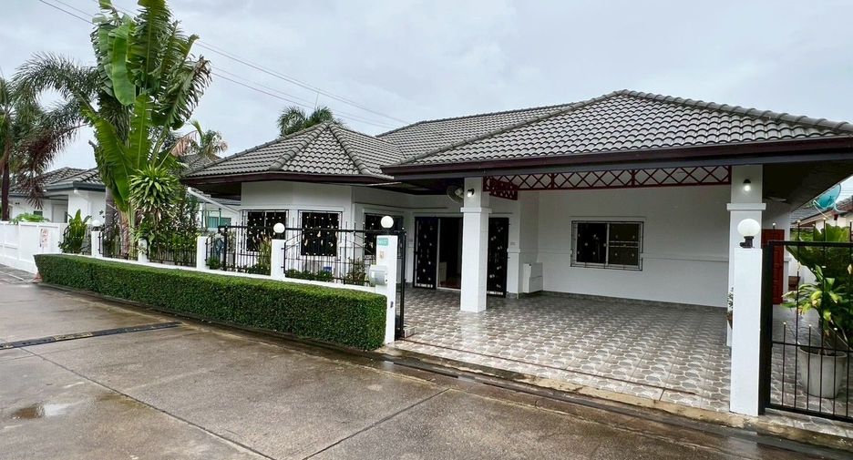 Casa en venta y en alquiler de 3 habitaciones en Bang Lamung, Chonburi
