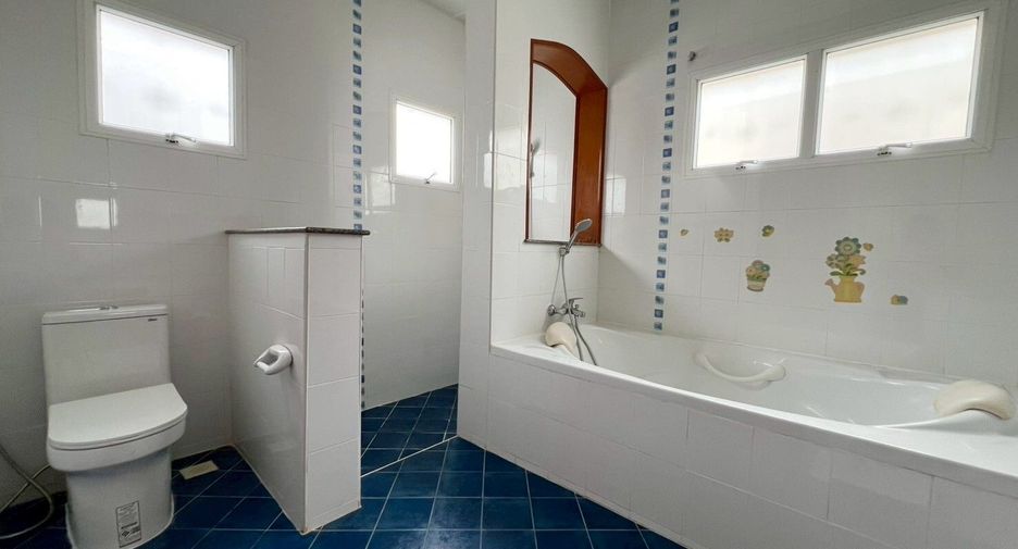 Casa en venta y en alquiler de 3 habitaciones en Bang Lamung, Chonburi