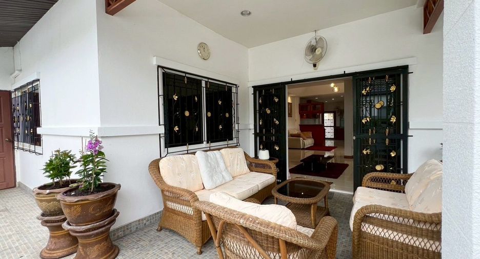 Casa en venta y en alquiler de 3 habitaciones en Bang Lamung, Chonburi