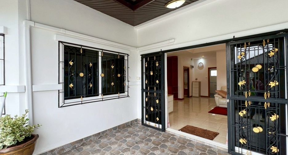 Casa en venta y en alquiler de 3 habitaciones en Bang Lamung, Chonburi