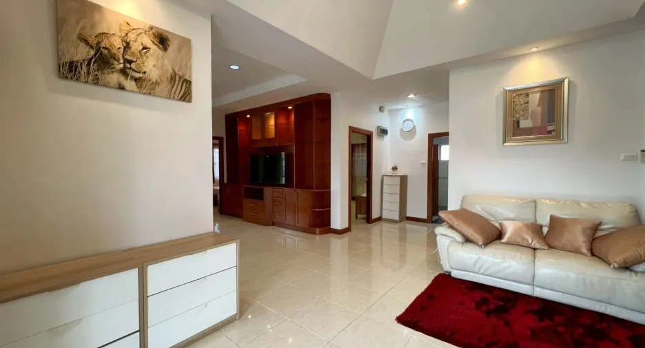 Casa en venta y en alquiler de 3 habitaciones en Bang Lamung, Chonburi