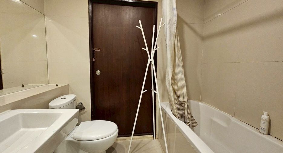 Wohnung zur Miete mit 1 Zimmer in Pathum Wan, Bangkok
