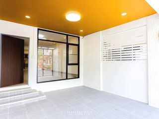 出售 4 卧室 联排别墅 在 Wang Thong Lang, 曼谷